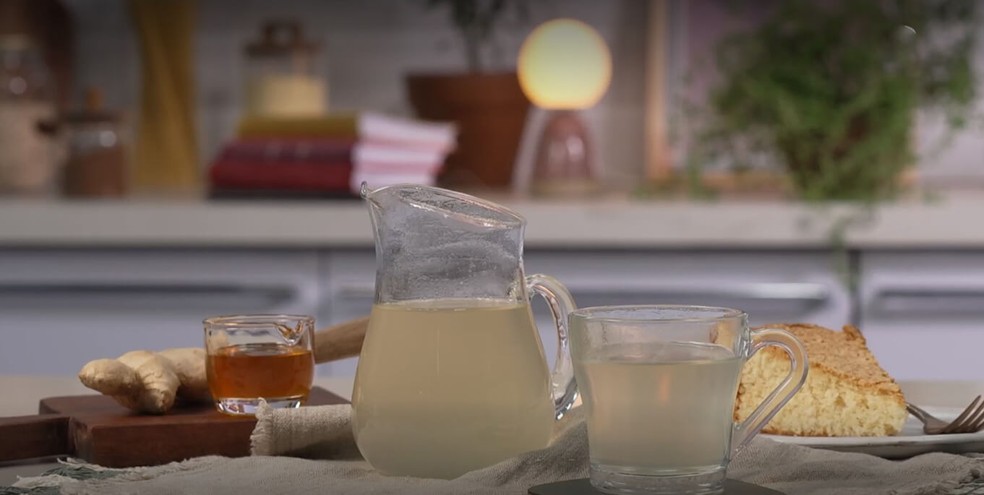 Chá de gengibre e mel — Foto: Receitas