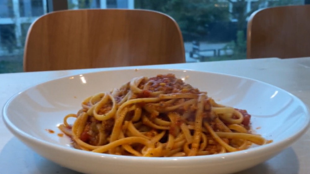 Bolonhesa vegana de lentilha