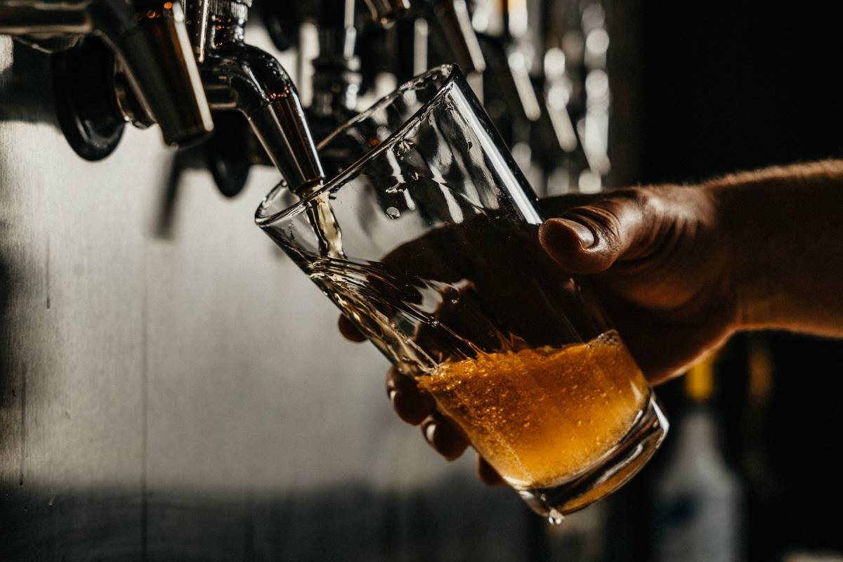Beber um pouco todos os dias pode fazer bem à saúde? Especialistas ...