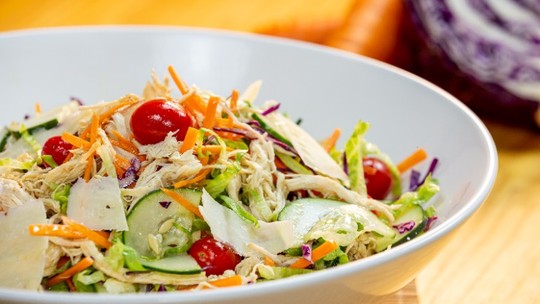 Salada Colorida com Frango