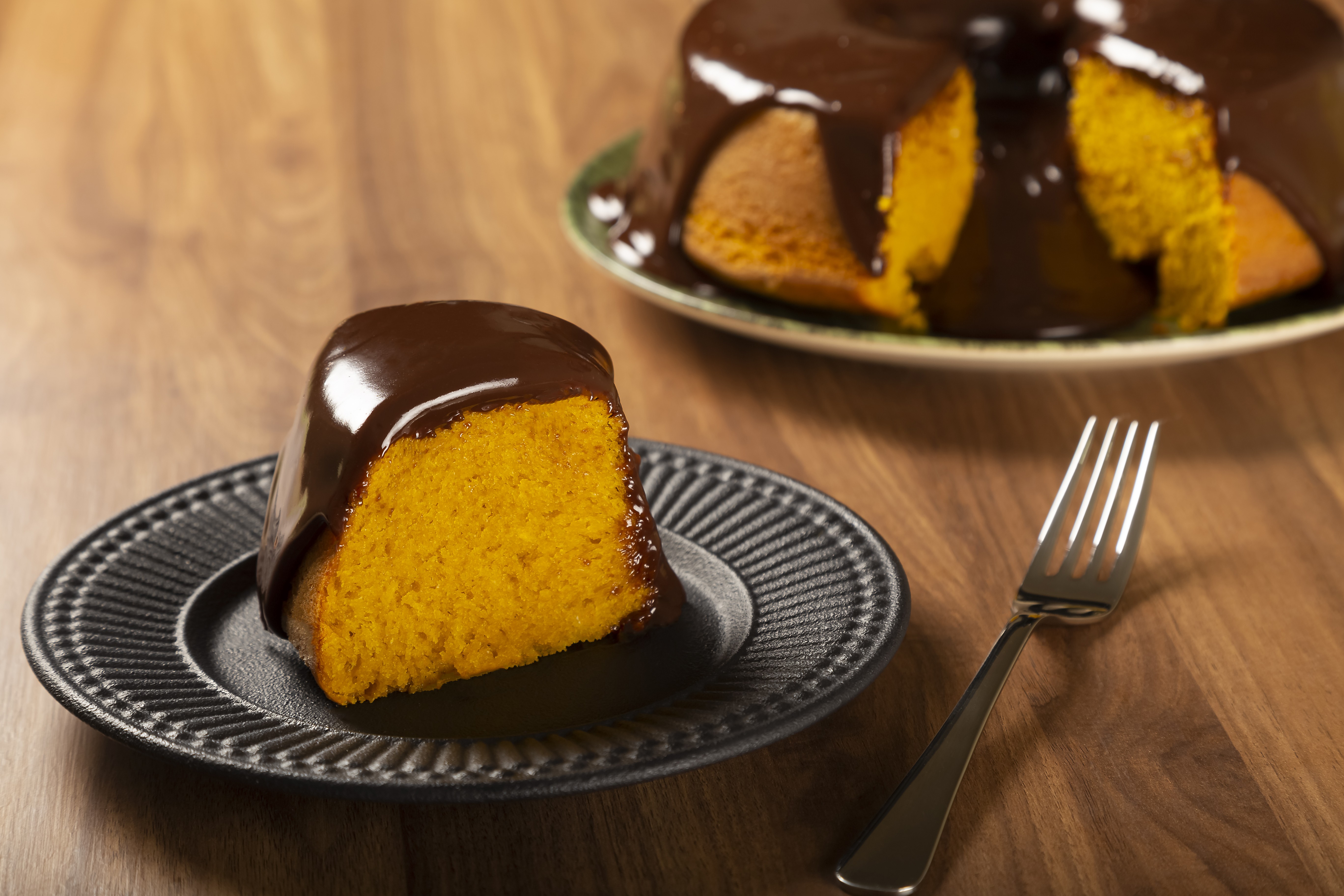Bolo De Cenoura Tradicional Com Cobertura De Chocolate