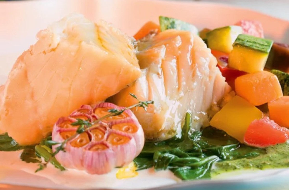 Saiba como fazer um bacalhau cozido com ratatouille Rede Bahia Receitas