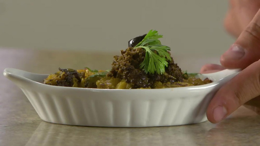 Fofo de bacalhau com tapenade de azeitonas