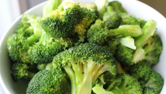 Brócolis: o que ninguém te conta sobre o alimento rico em fibras e minerais
