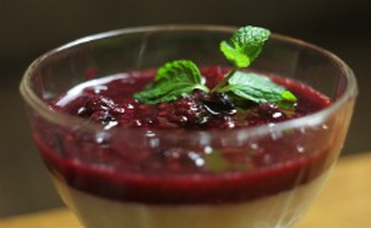 Mousse de Semolina: flamery com rote grütze | Doces e sobremesas | Receitas