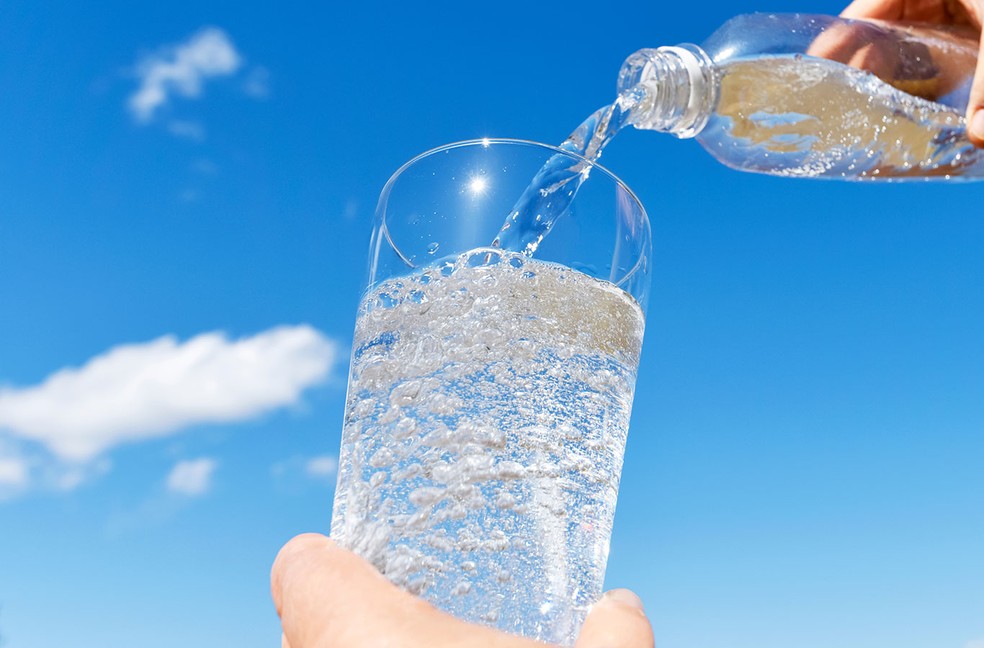 Água com gás dá estufamento? Veja efeitos no intestino — Foto: Shutterstock