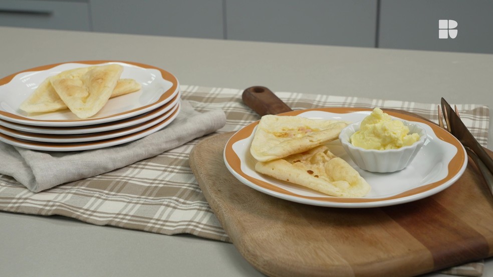 Pão de queijo na sanduicheira — Foto: Receitas