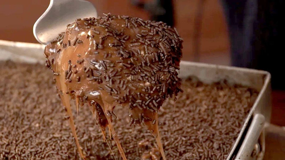 Bolo de brigadeiro é eleito o oitavo melhor bolo de chocolate do mundo