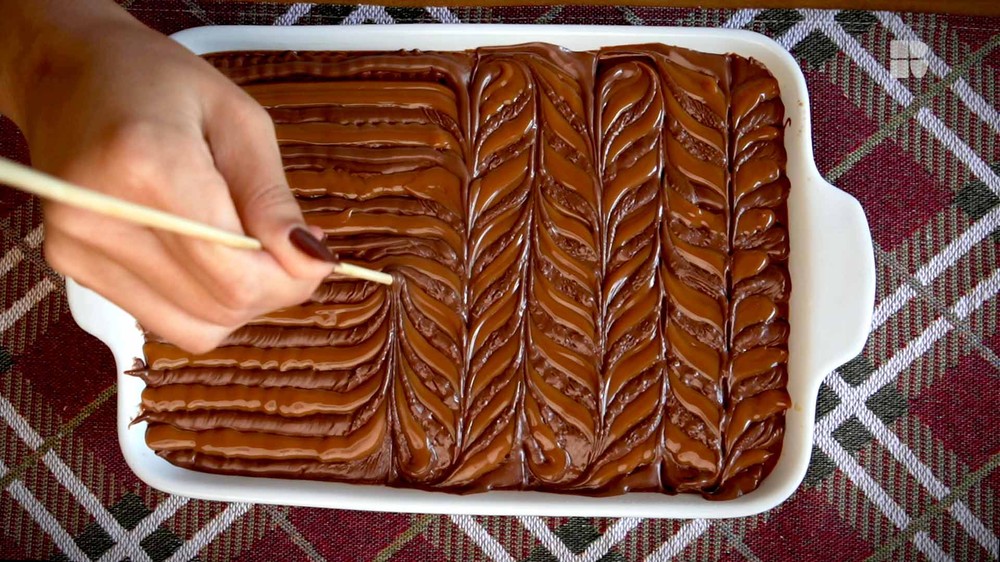 Mousse de chocolate com cobertura marmorizada