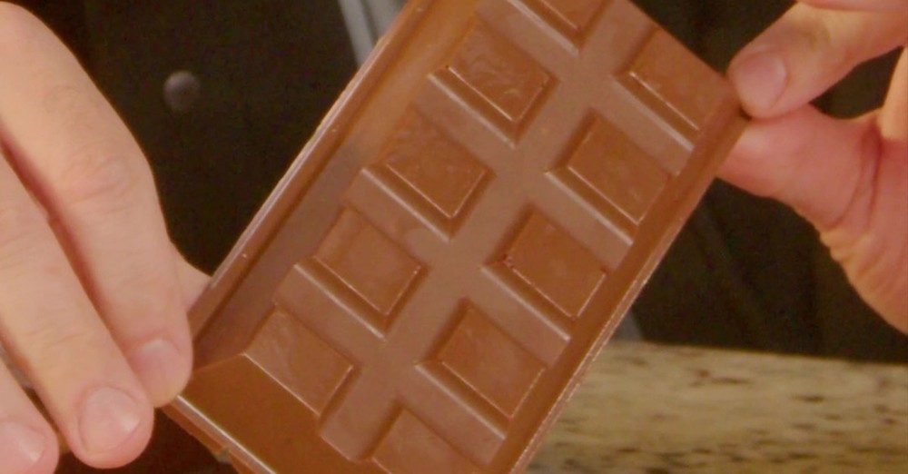 Barra de chocolate crocantuda do Lucas Corazza