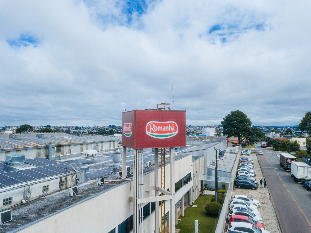 Por dentro da fábrica da Romanha em Pinhais, há 34 anos no município