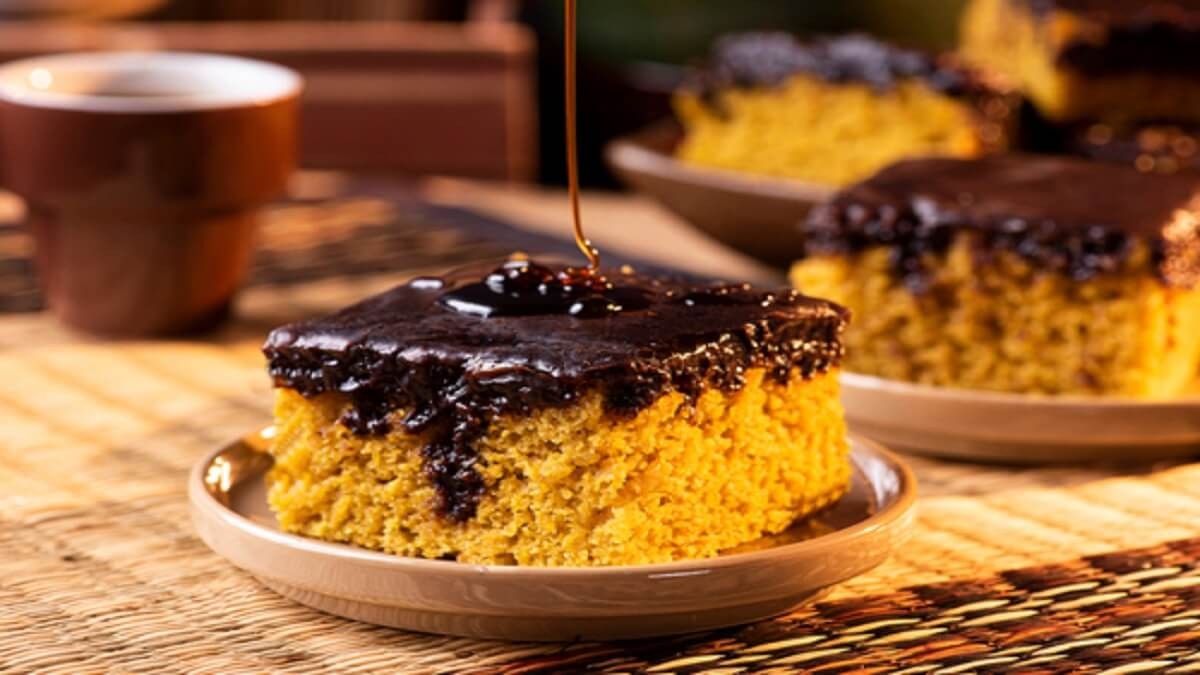 Bolo de cenoura da Rita Lobo: veja versões clássicas e criativas