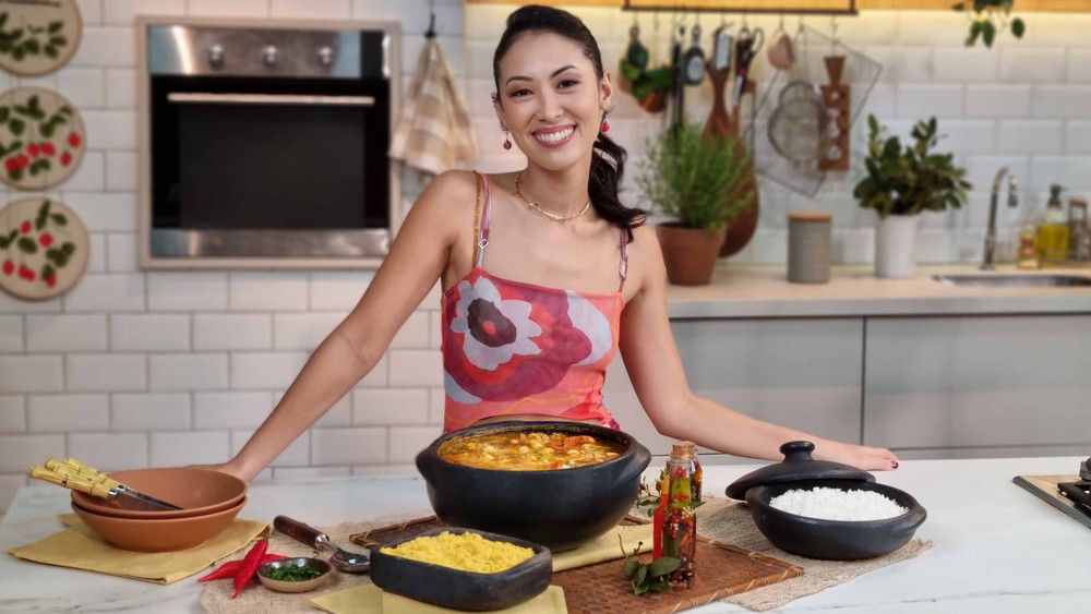 Moqueca mista com farofa de dendê da Ana Hikari