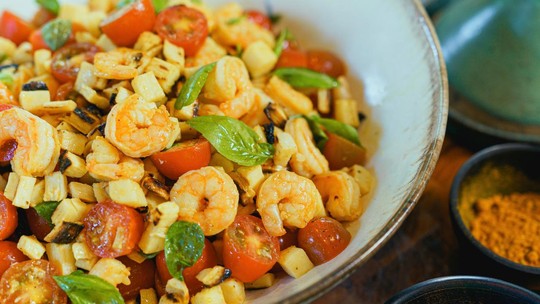 Salada de Camarão e Palmito da Juju Guerra