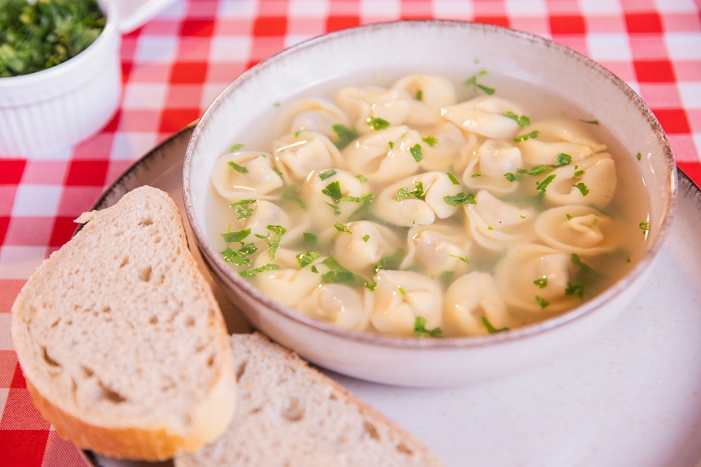 Sopa de Capeletti de Carne para os dias frios — Foto: Kauana Bechtloff/RPC