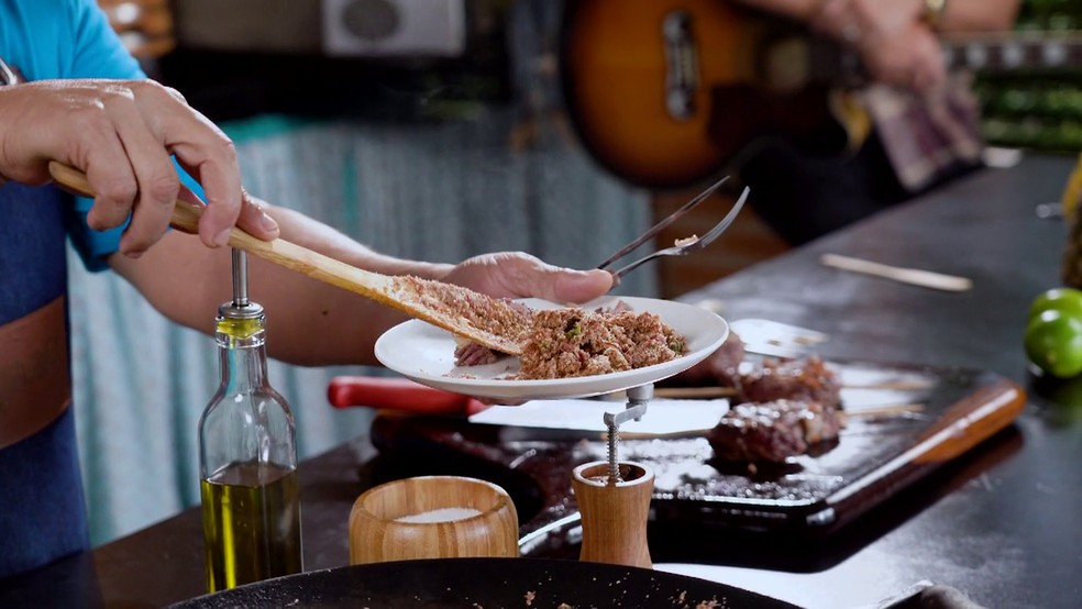 Farofa pantaneira com fraldinha recheada
