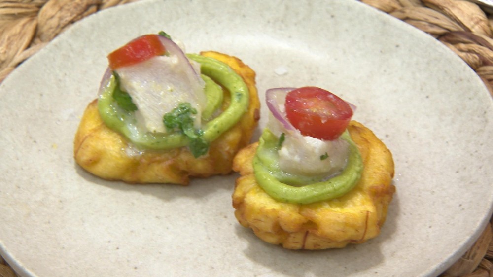 Patacones com ceviche, do Jogo de Panelas