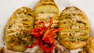 Batata Hasselback do chef Ravioli