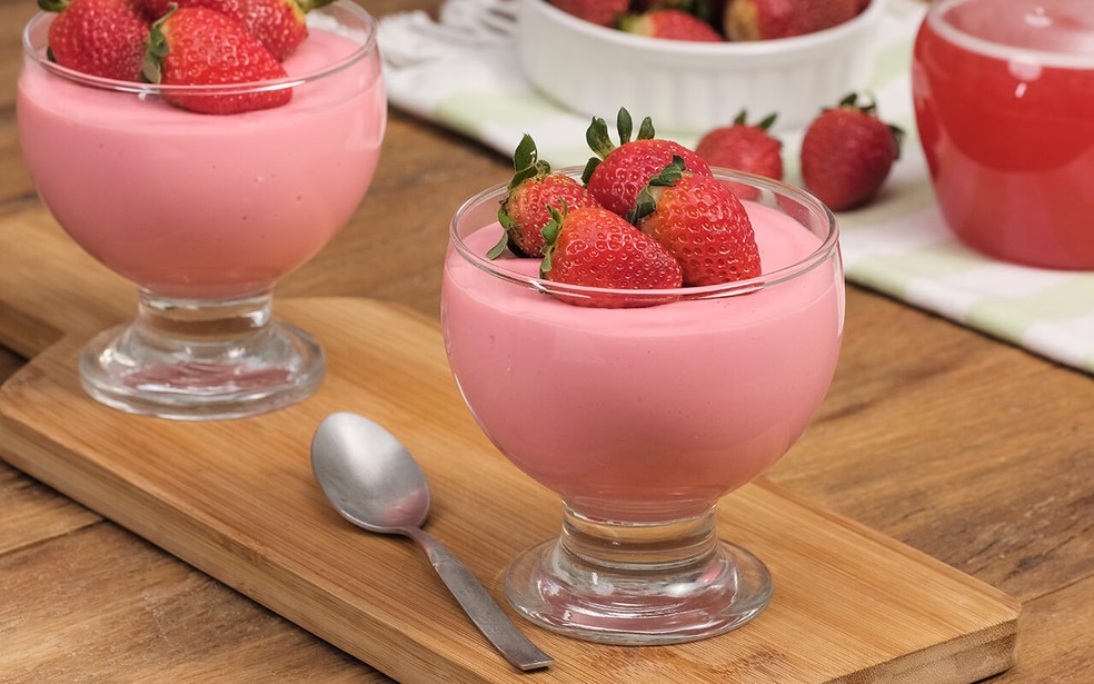 Mousse de morango — Foto: Receitas