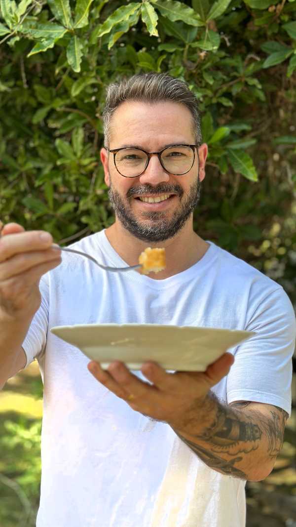 Bolo de maçã e banana, sem glúten e sem lactose, do Fabio Barbero