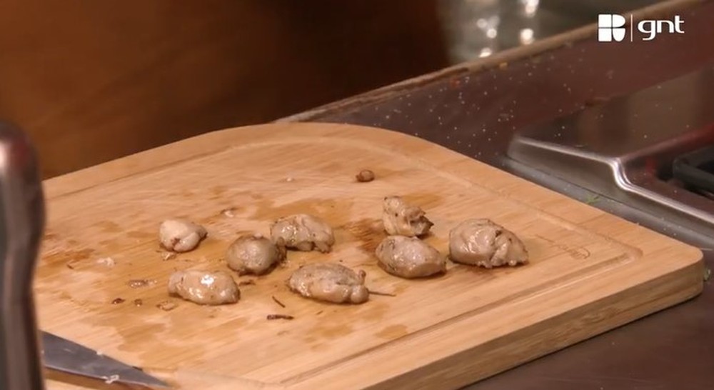 O que são ostras de frango? Conheça o corte pouco popular da ave