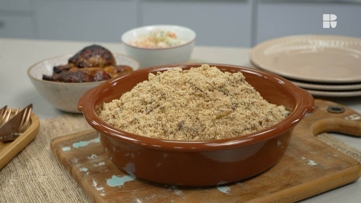 Farofa de cebola | É de Casa | Receitas