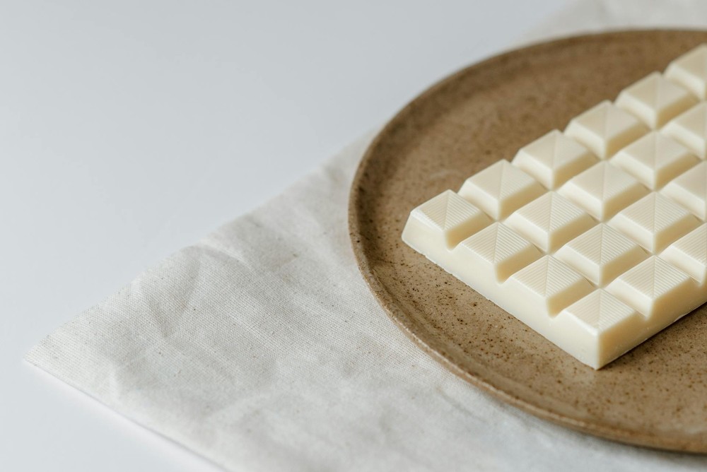 Chocolate branco é chocolate? Entenda e saiba como comprar