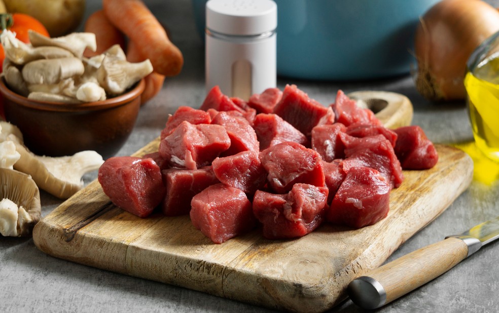 Aprenda os truques simples que deixam qualquer carne mais macia — Foto: Reprodução da Internet/Freepik