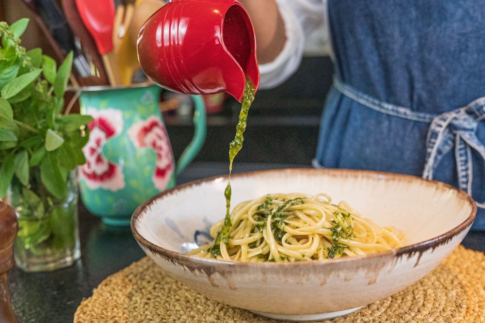 Molho Pesto prático da Juju Guerra