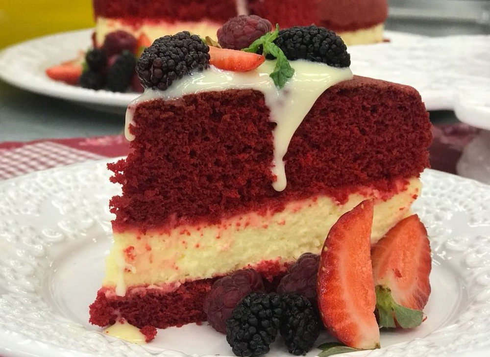 Mesa de café da Ana Maria Braga chama atenção na web: veja receitas de bolo para se inspirar