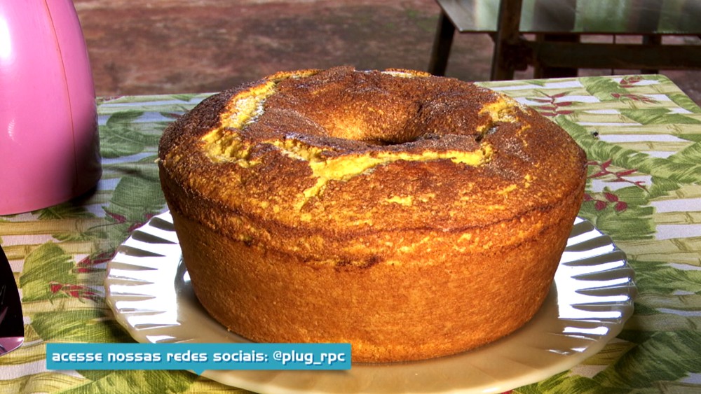 Bolo de fubá com erva-doce