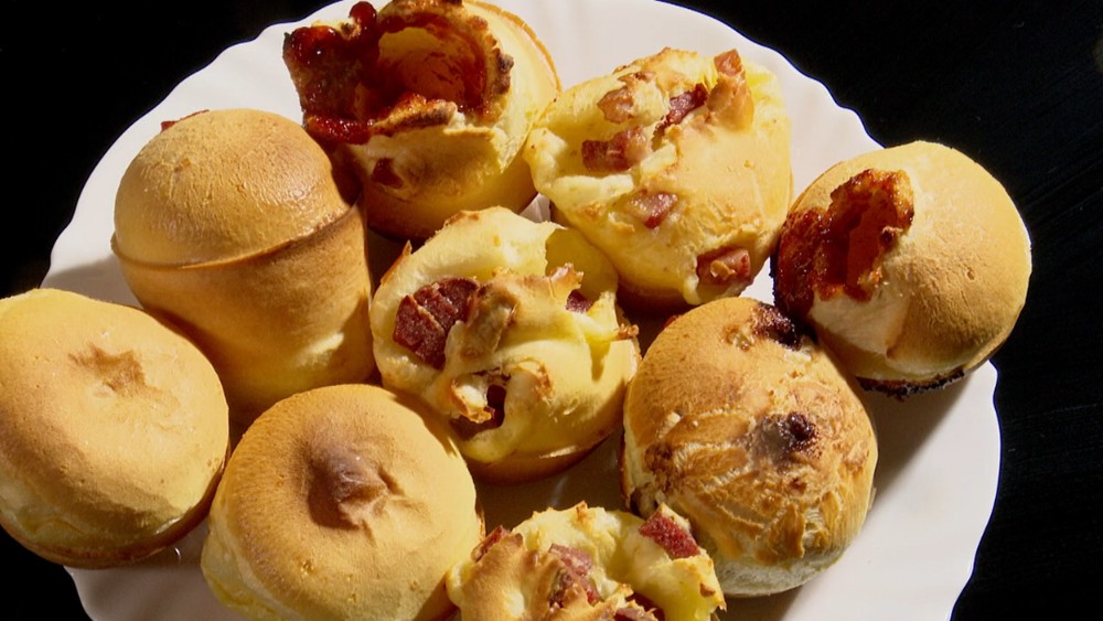 Pão de queijo recheado