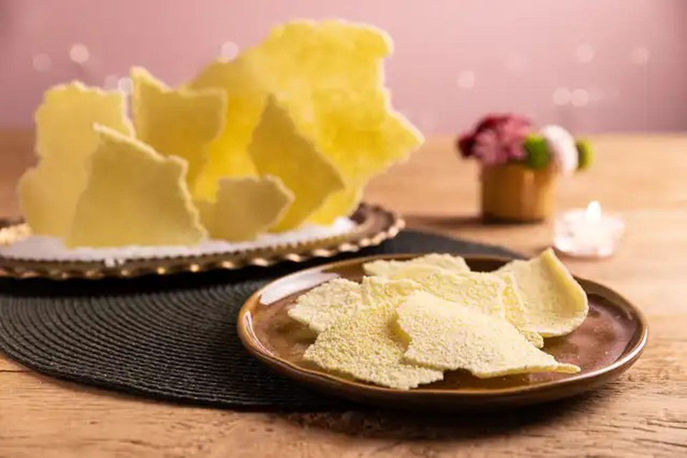 Beiju de tapioca com cúrcuma