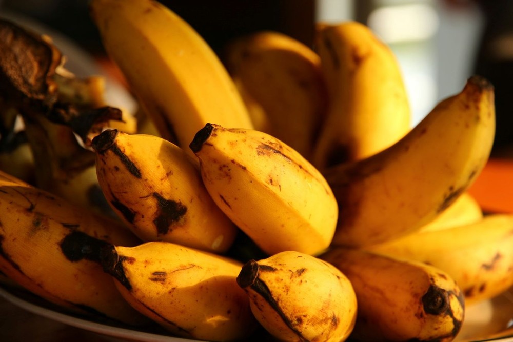 Banana ajuda a evitar câimbra? Veja se é mito ou verdade