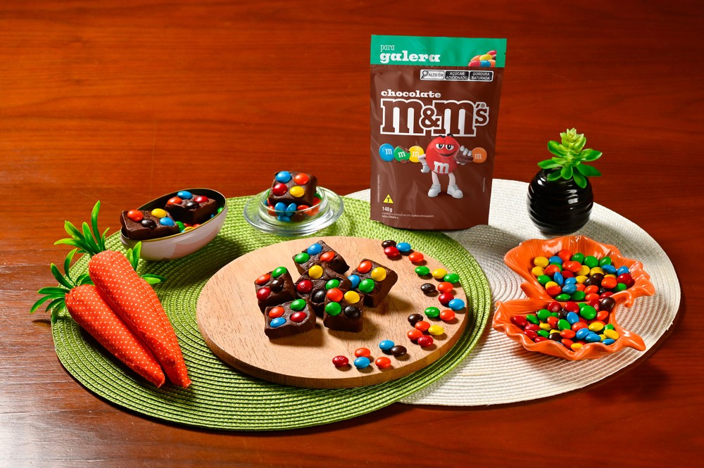 Fudge com M&M'S Tradicional: Aprenda a deixar uma receita simples, ainda mais divertida e colorida com M&M’S