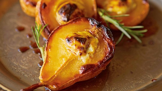 Pera com mel e gorgonzola