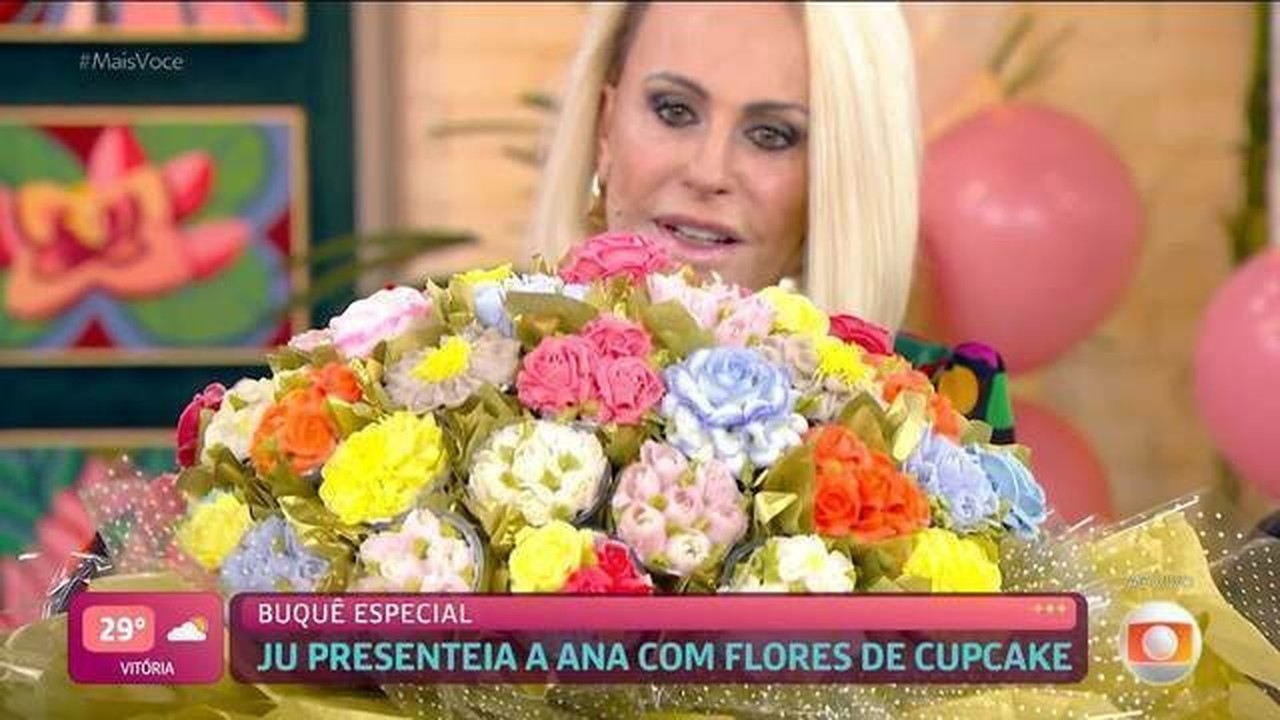 13480145 Doce buquê: confira como é feito buquê comestível que Ana Maria Braga ganhou de presente