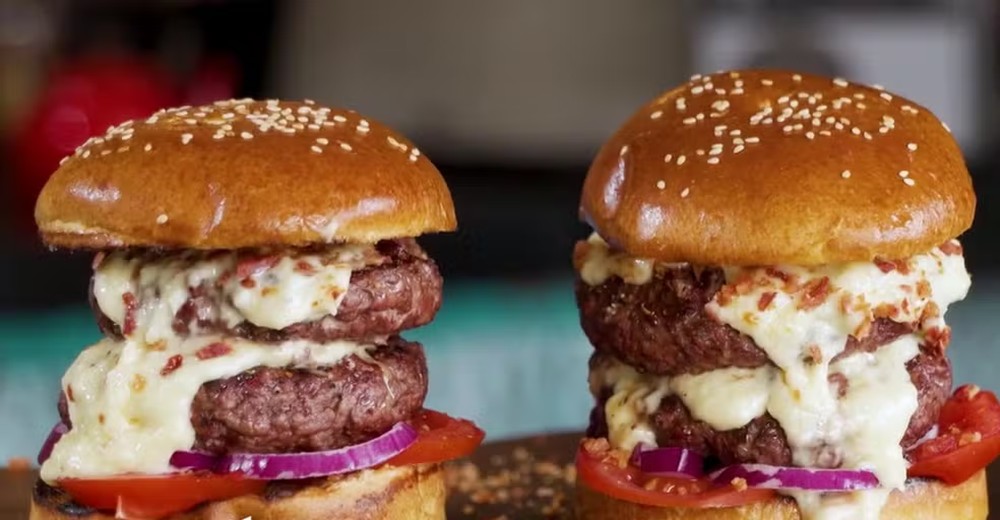 Aprenda a fazer hambúrguer de picanha com creme de queijo