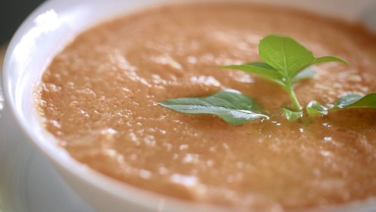 Gaspacho de Tomate, uma opção refrescante e prática para o verão.