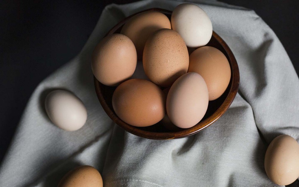 Muito ovo faz mal à saúde? Saiba mais sobre o alimento e como consumi-lo em uma dieta