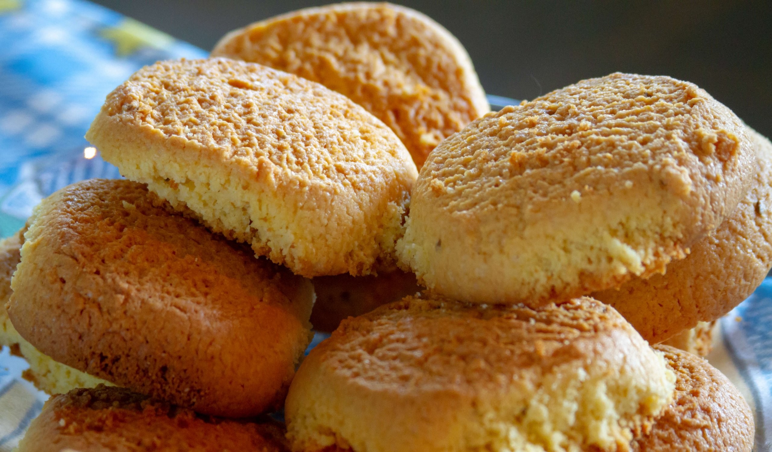 Broa de fubá sem lactose | Receitas