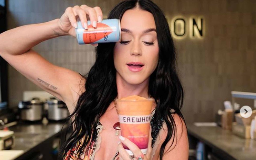 Katy Perry tem linha de bebidas veganas não-alcoólicas: conheça os produtos