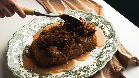 Assado de lentilha com cogumelo e cebola caramelizada