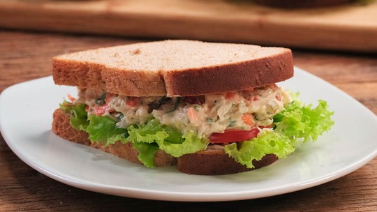 Sanduíche de Frango Light, ideal para lanches leves.