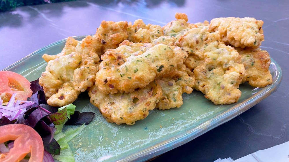 Pataniscas de bacalhau do chef português Julio Fernandes