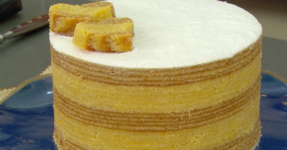 Naked cake de bolo de rolo