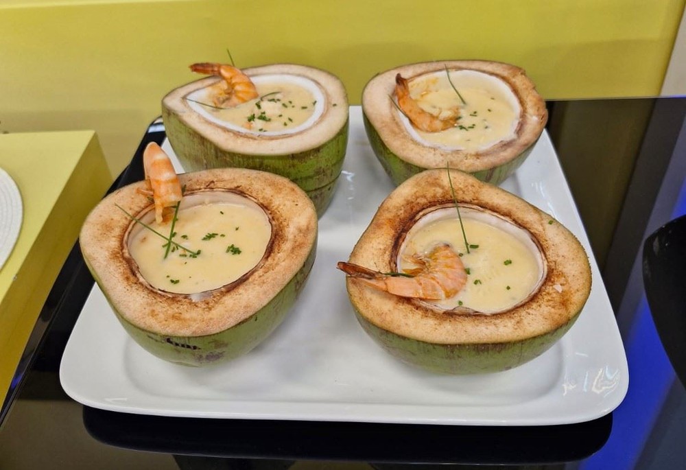 Camarão no coco com requeijão cremoso do BBB 24