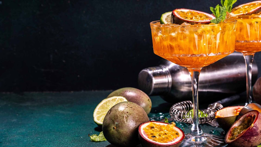 Spoletonica: Gin & Tônica com maracujá e manjericão