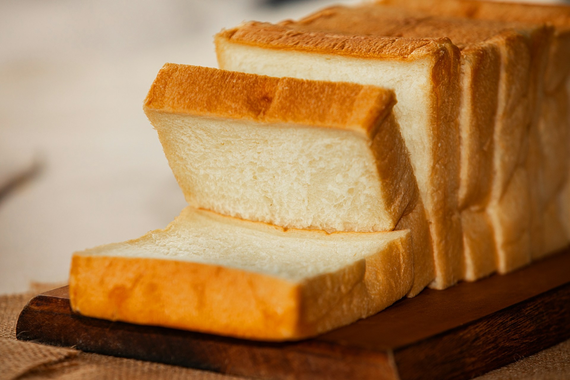 Pão de forma é mais saudável que o pão francês? Nutricionista responde ...