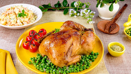 Aprenda a fazer um delicioso frango assado com maionese especial para o dia das mães!